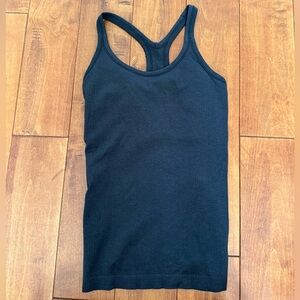 Lululemon Ebb to Street Tank Top
Black- WORN ONCE